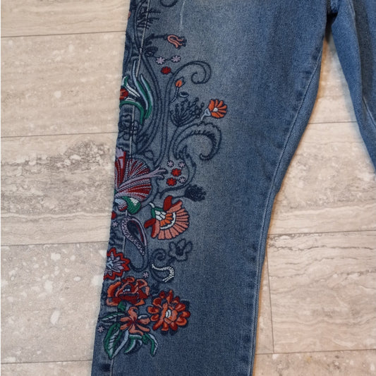 Seven7 medium wash floral embroidered high rise ankle skinny SIZE 10