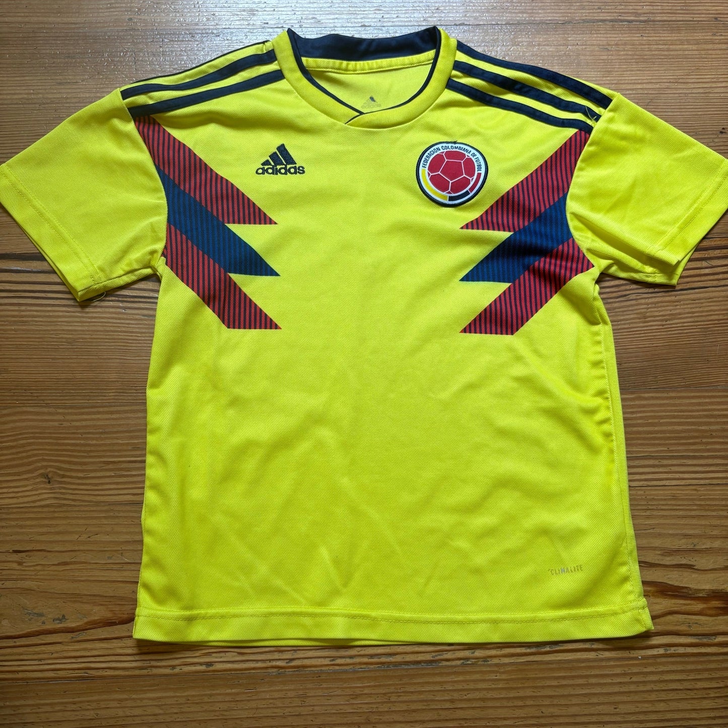 Adidas Columbia National Team yellow short sleeve kids jersey shirt SIZE 8