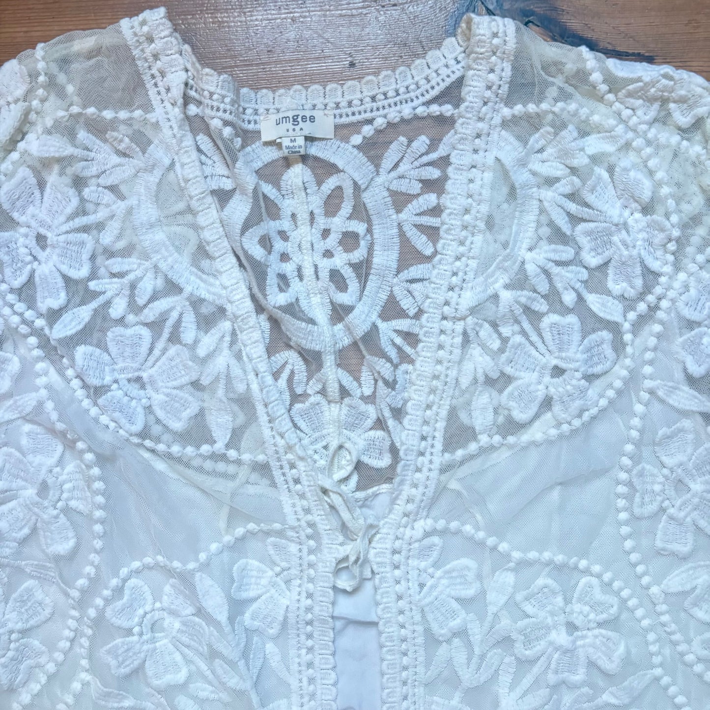 Umgee white lace sheer tie front short sleeve tunic shirt SIZE M