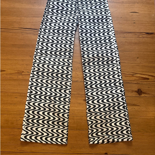 Divided by H&M black white wavy abstract straight leg high rise jeans SIZE 4