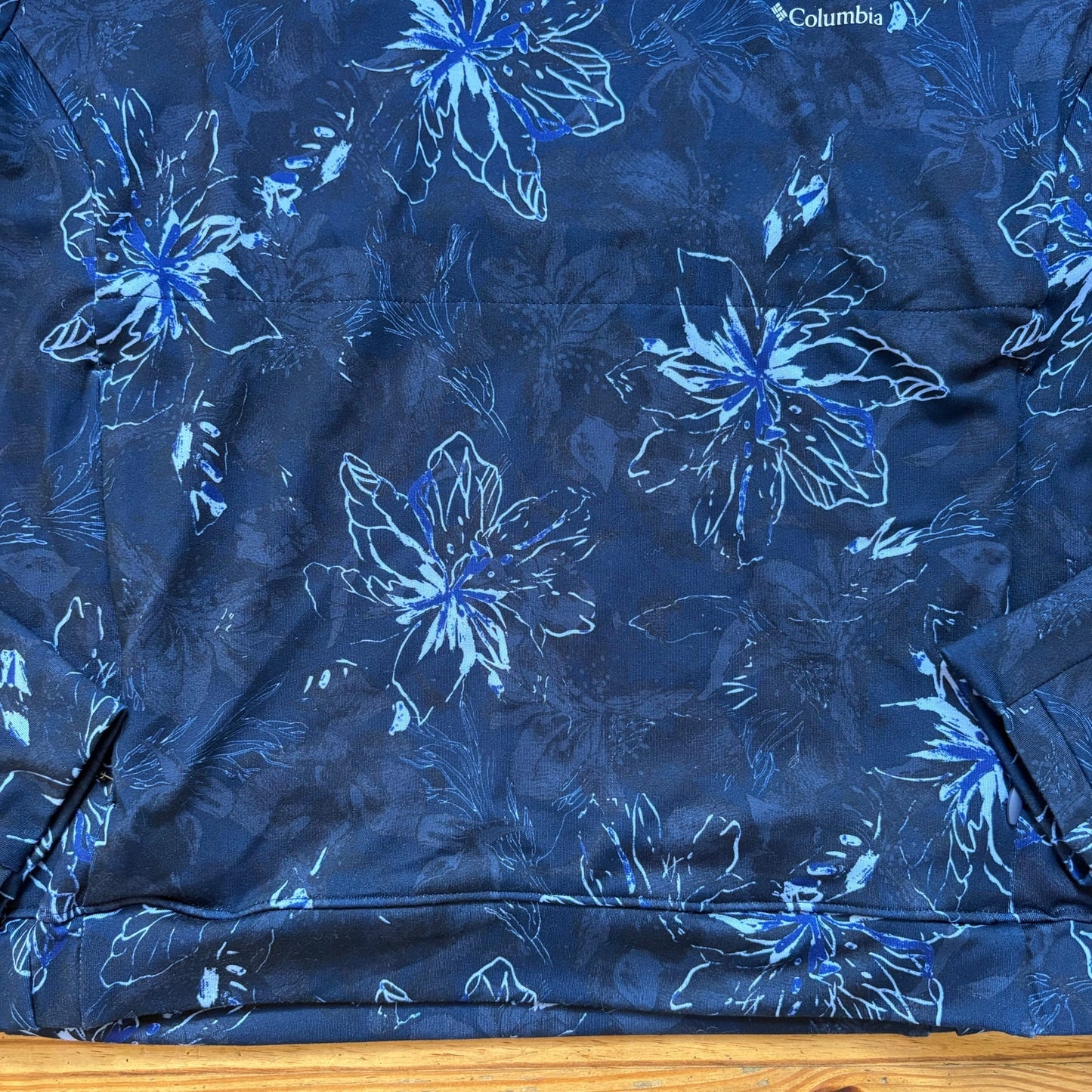 Columbia blue floral long sleeve high neck thermal shirt SIZE XL