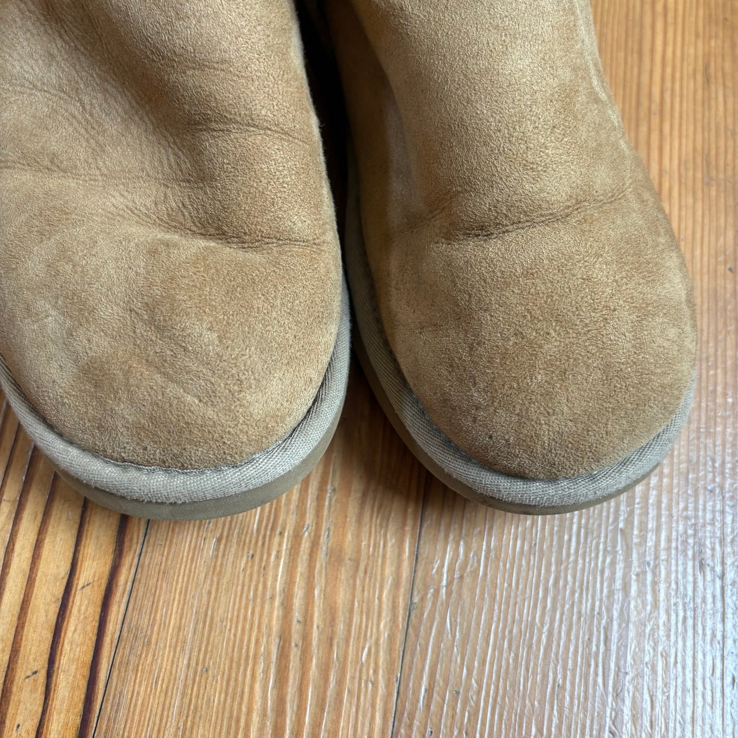 UGG Australia classic calf height light brown suede winter womens boots SIZE 6