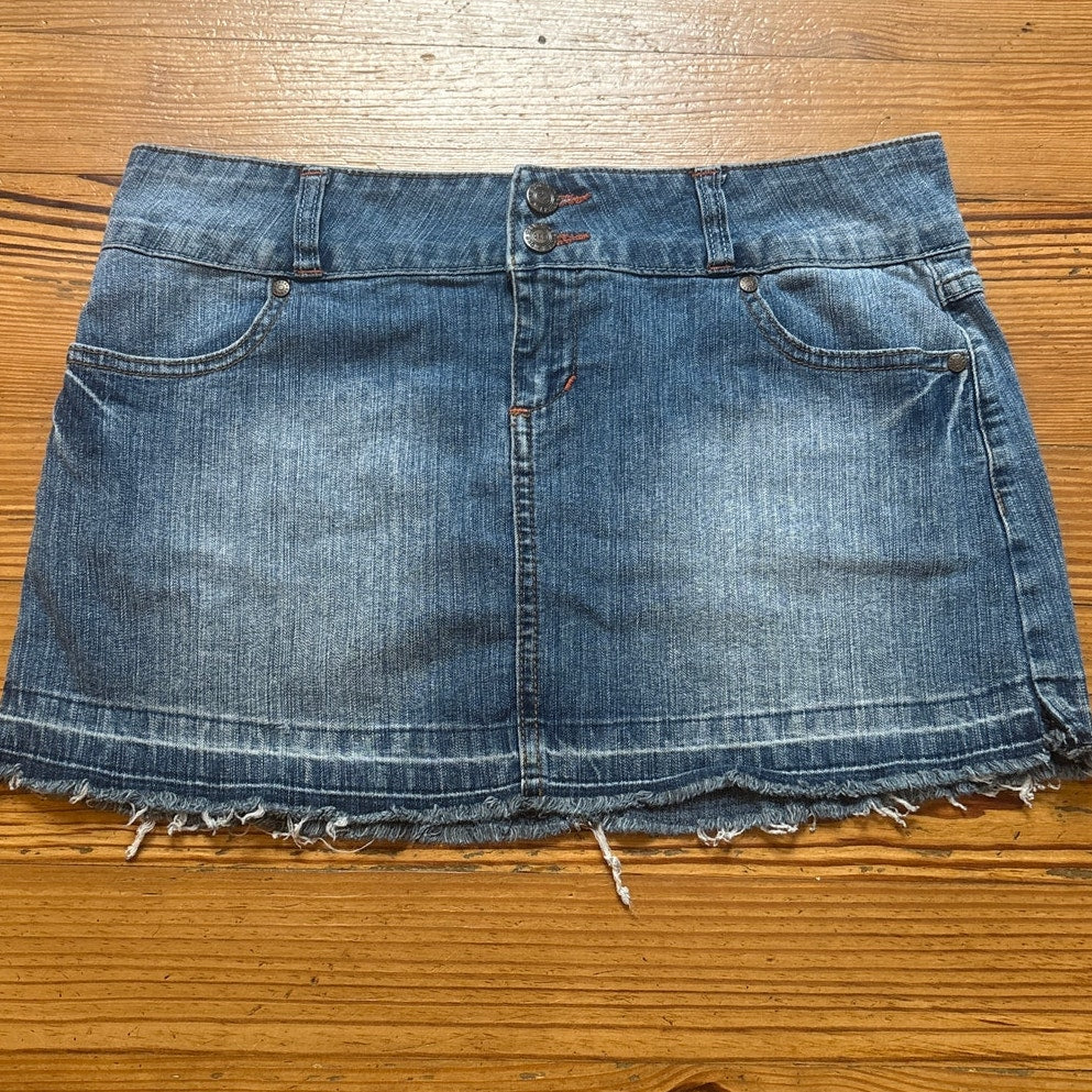 Y2K Deb Jeans medium wash raw hem button zip fly denim mini skirt SIZE 7