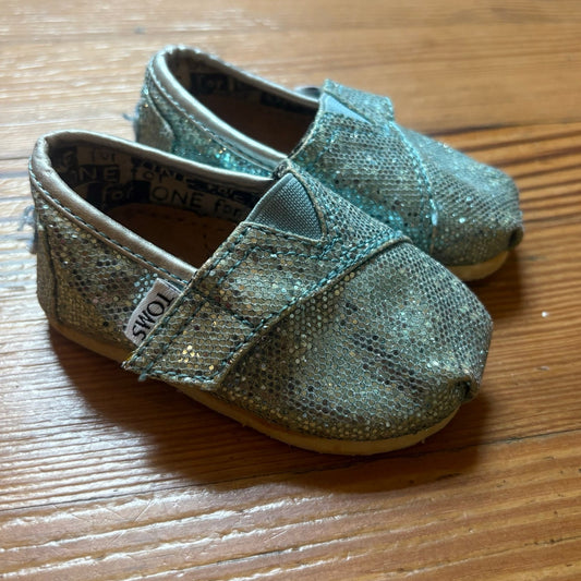 TOMS classic blue glitter slip on flat baby shoes SIZE 2