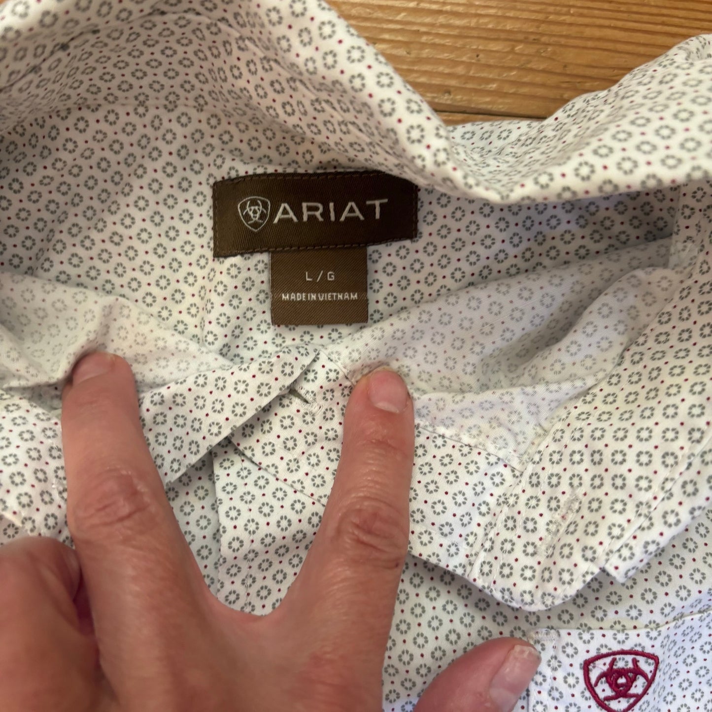 Ariat white gray geometric pattern long sleeve button up dress shirt SIZE L