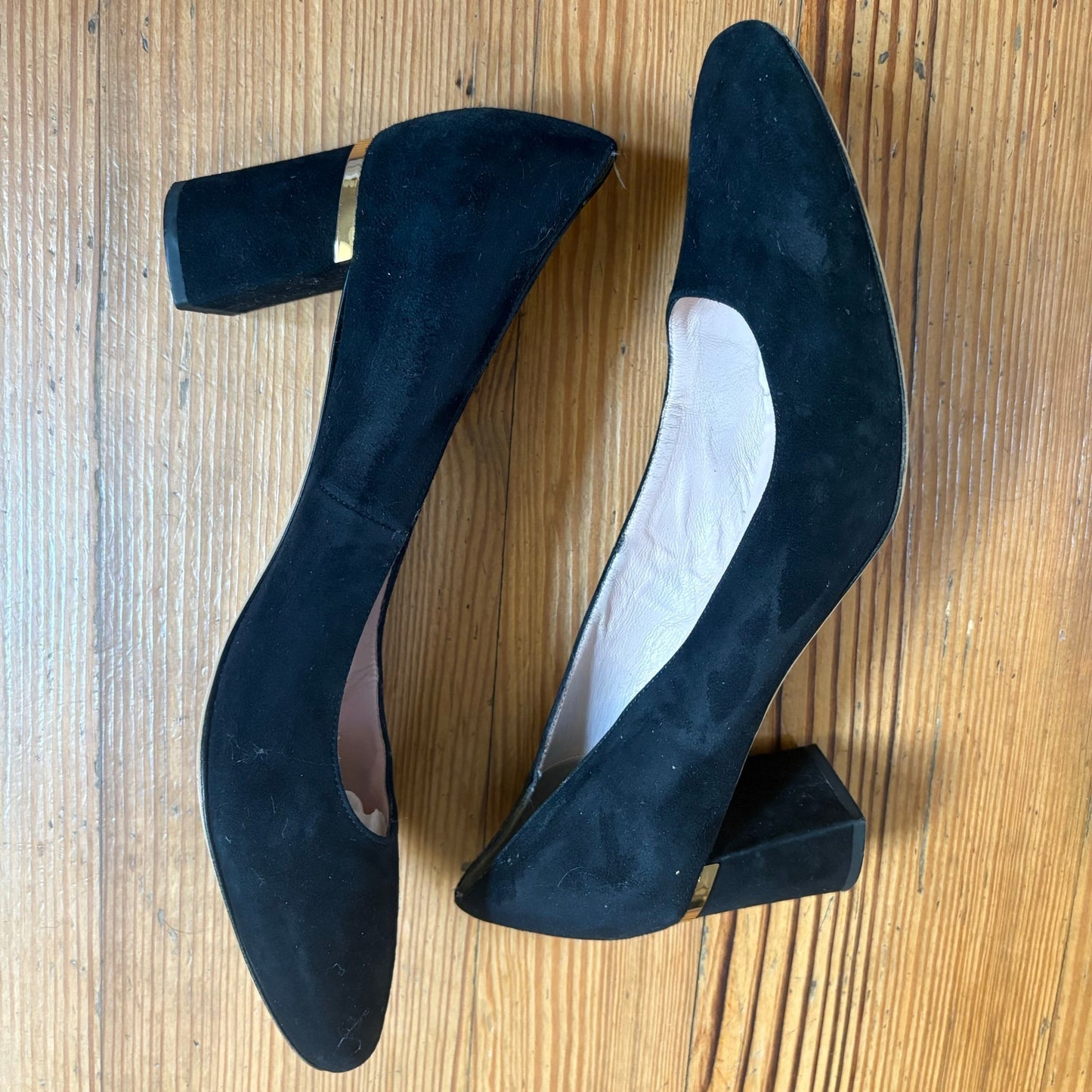 Kate Spade black suede round toe gold accent pump heels SIZE 10M
