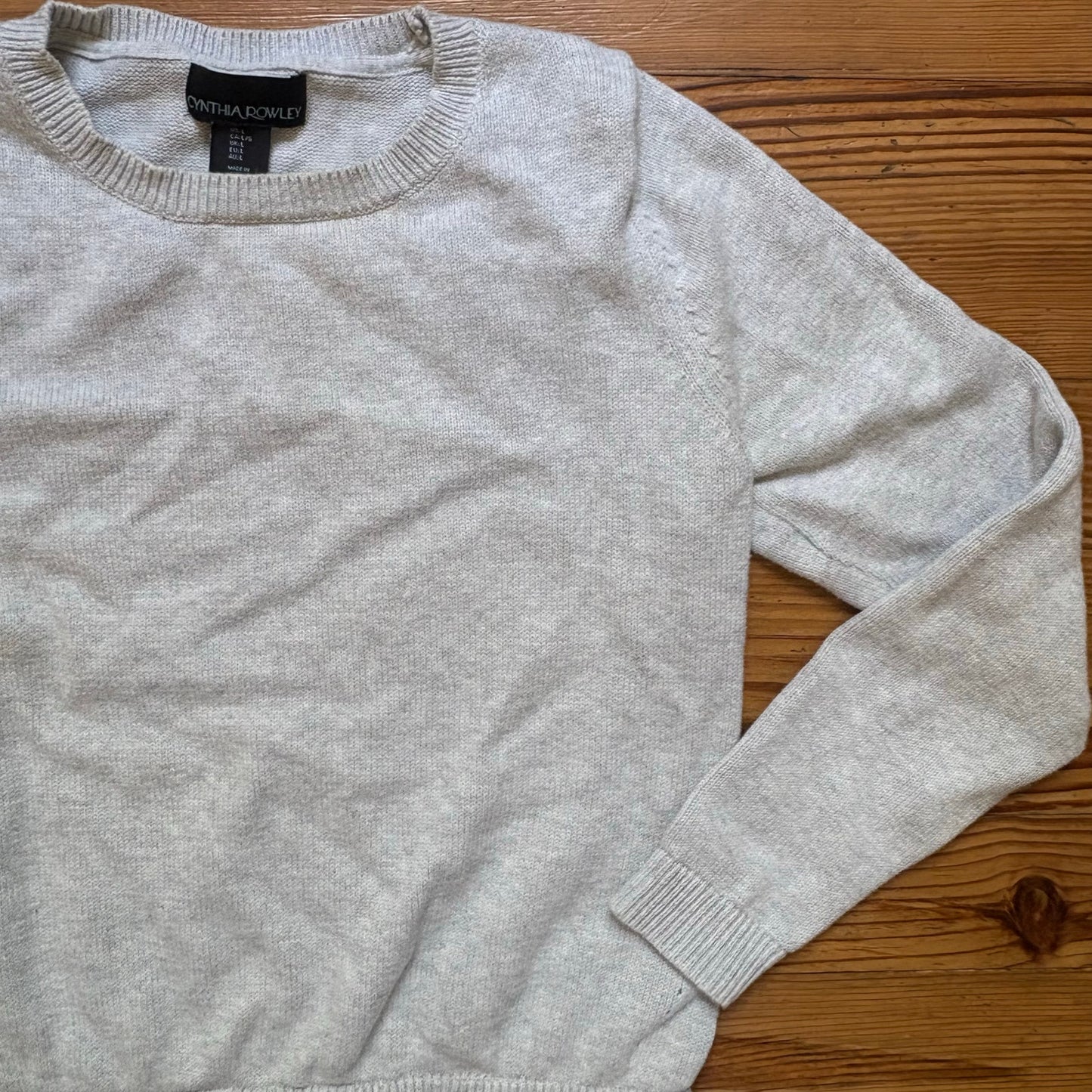 Cynthia Rowley light gray knit white eyelet bottom hem crew sweater SIZE L
