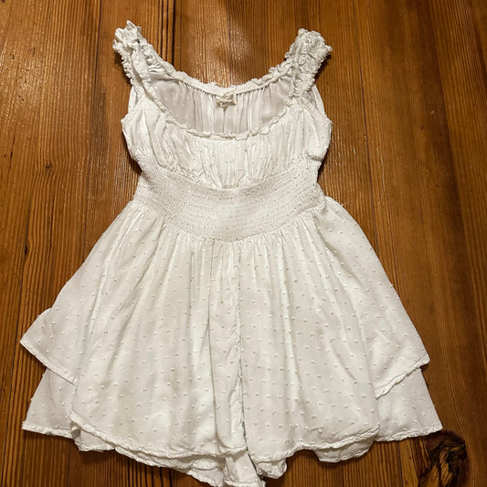 Urban Outfitters white tiered ruffle ruched waist romper SIZE S