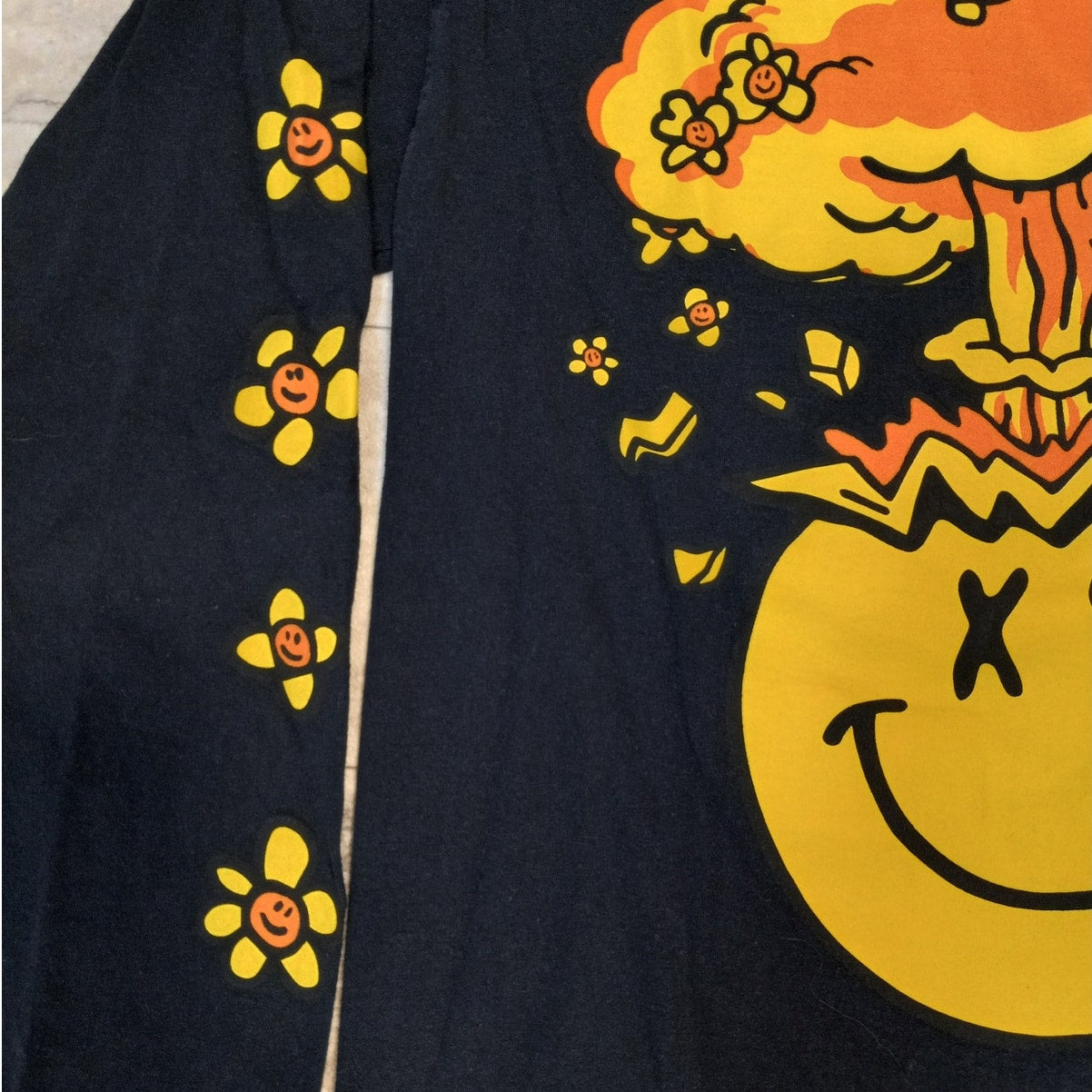 Neff black yellow smily face explosion graphic long sleeve shirt SIZE S