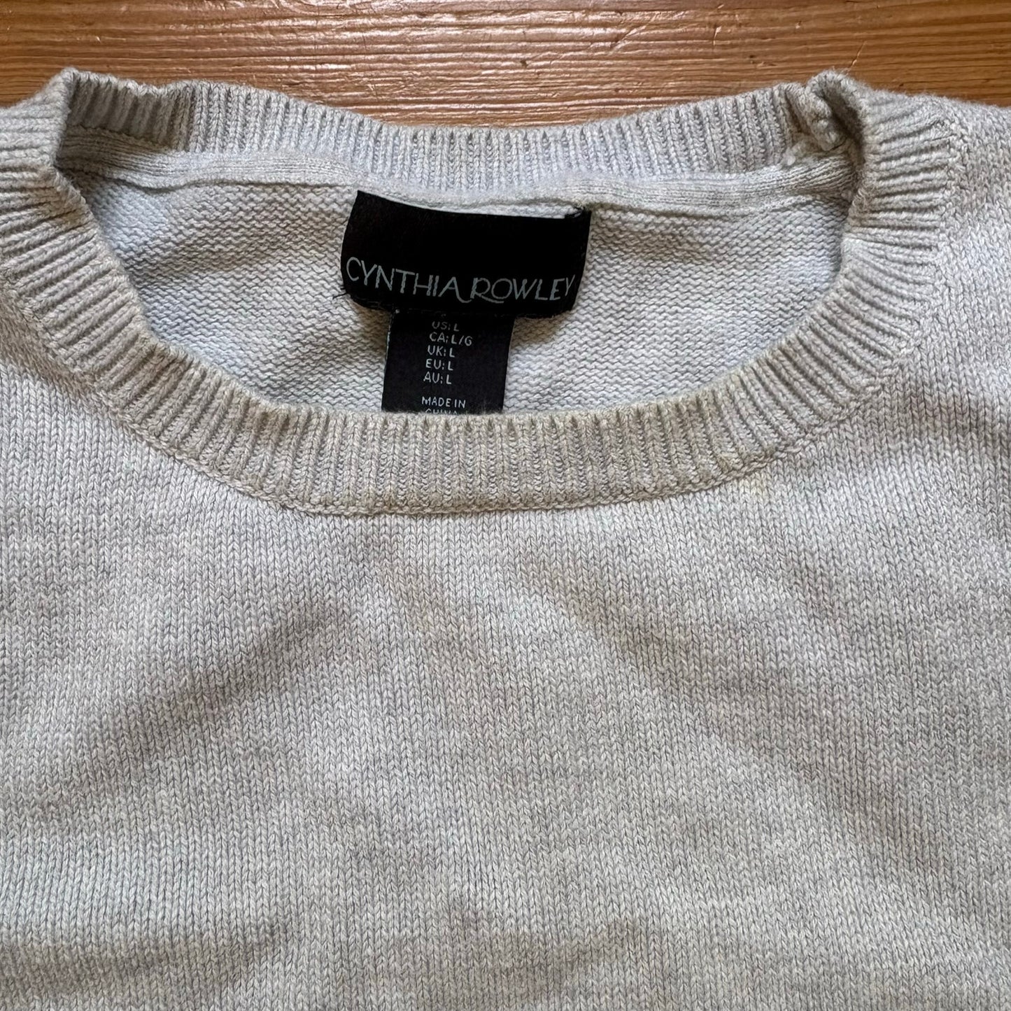 Cynthia Rowley light gray knit white eyelet bottom hem crew sweater SIZE L