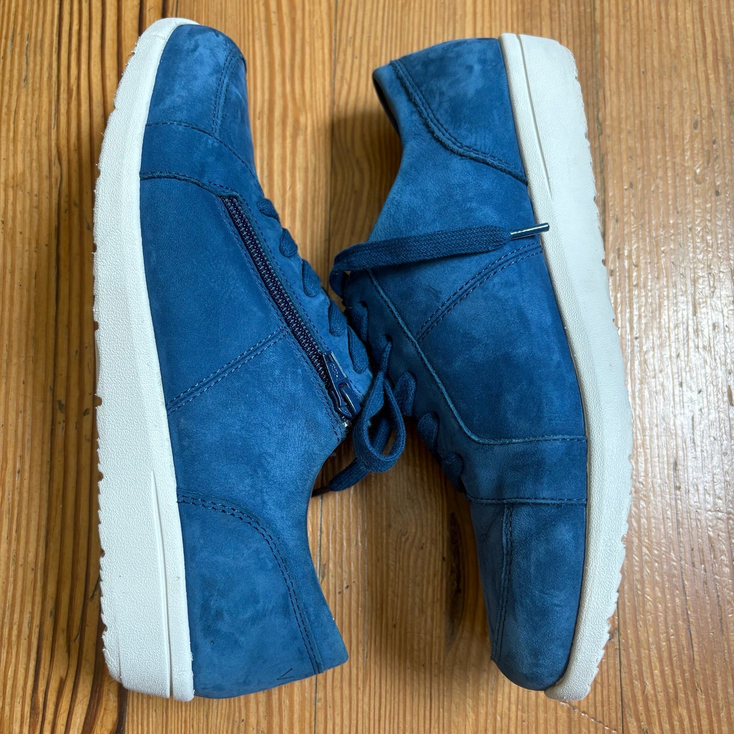 Vionic Abigail blue suede white sole orthotic zipper side sneaker SIZE 8.5