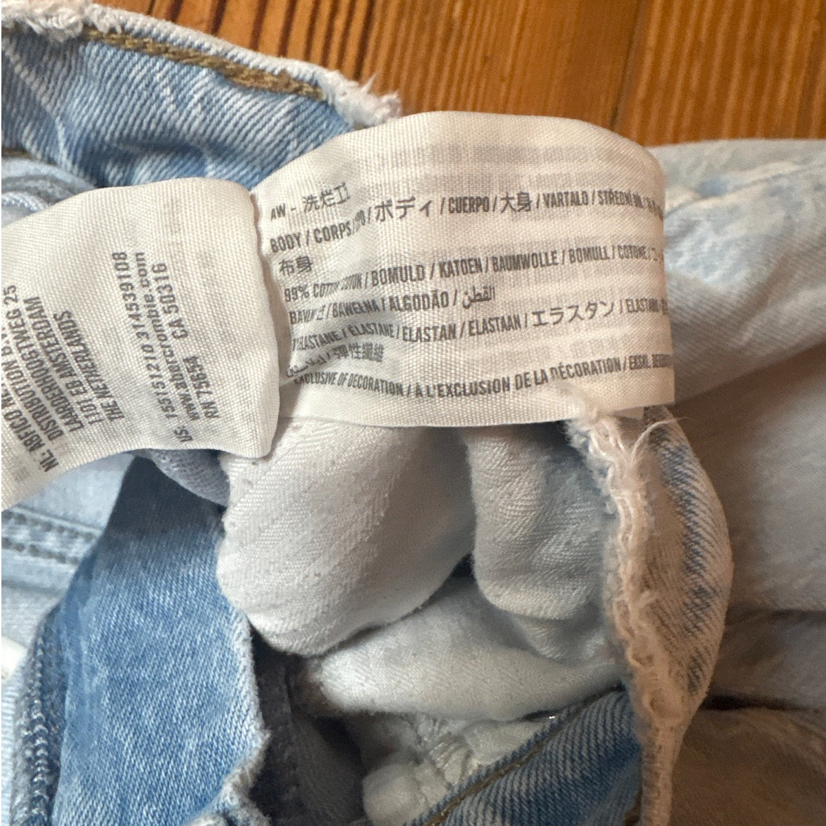 Abercrombie & Fitch 90s straight ultra high rise curve light wash jeans SIZE 4