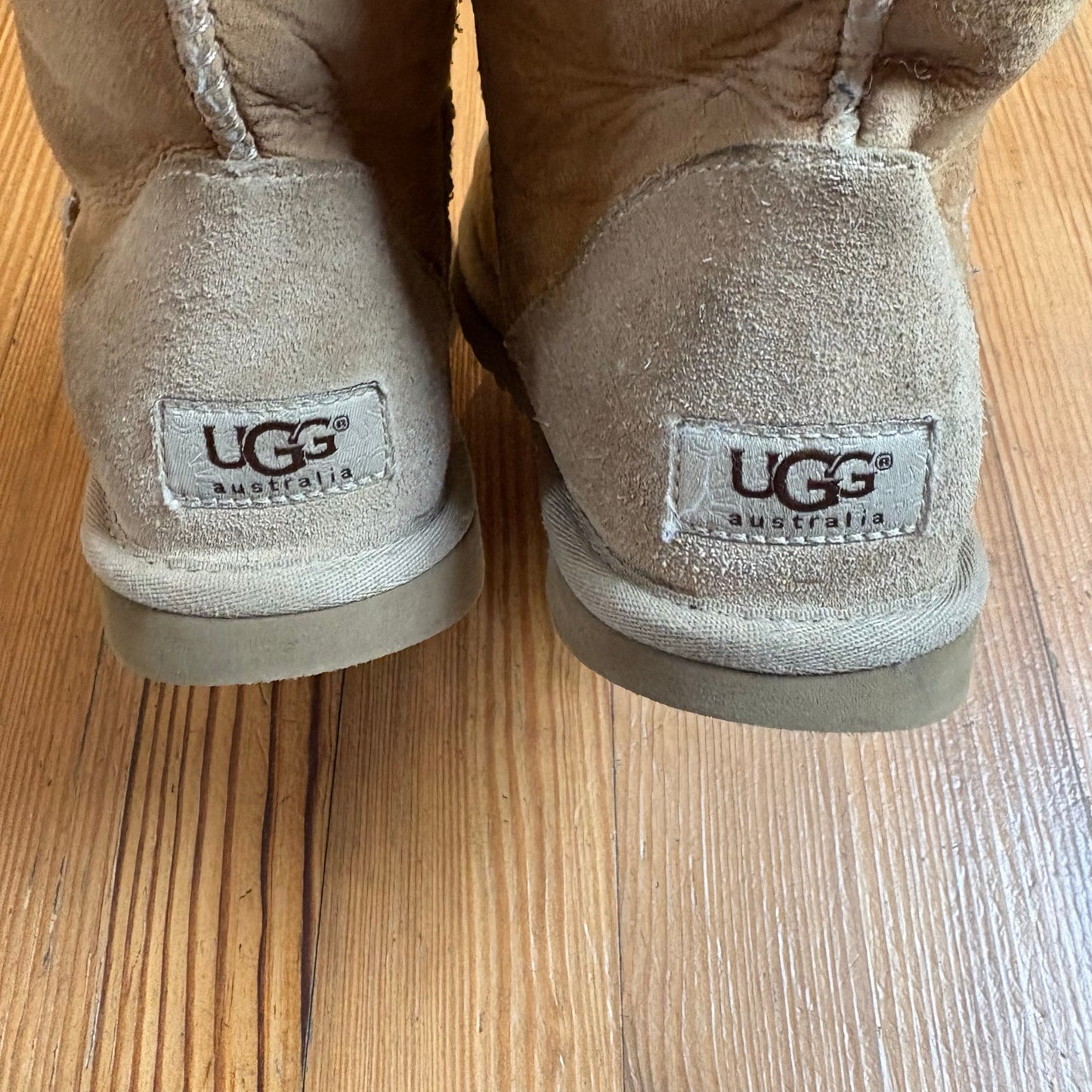 UGG Australia classic calf height light brown suede winter womens boots SIZE 6
