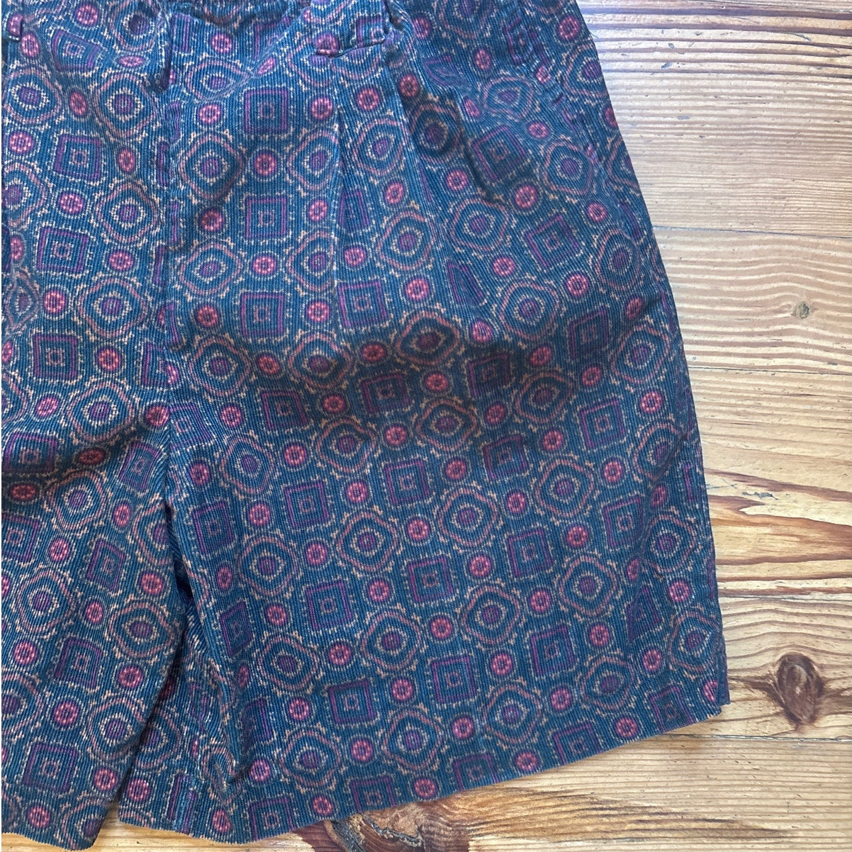 Palmetto's dark pattern corduroy elastic high waistband long dad shorts SIZE M/L