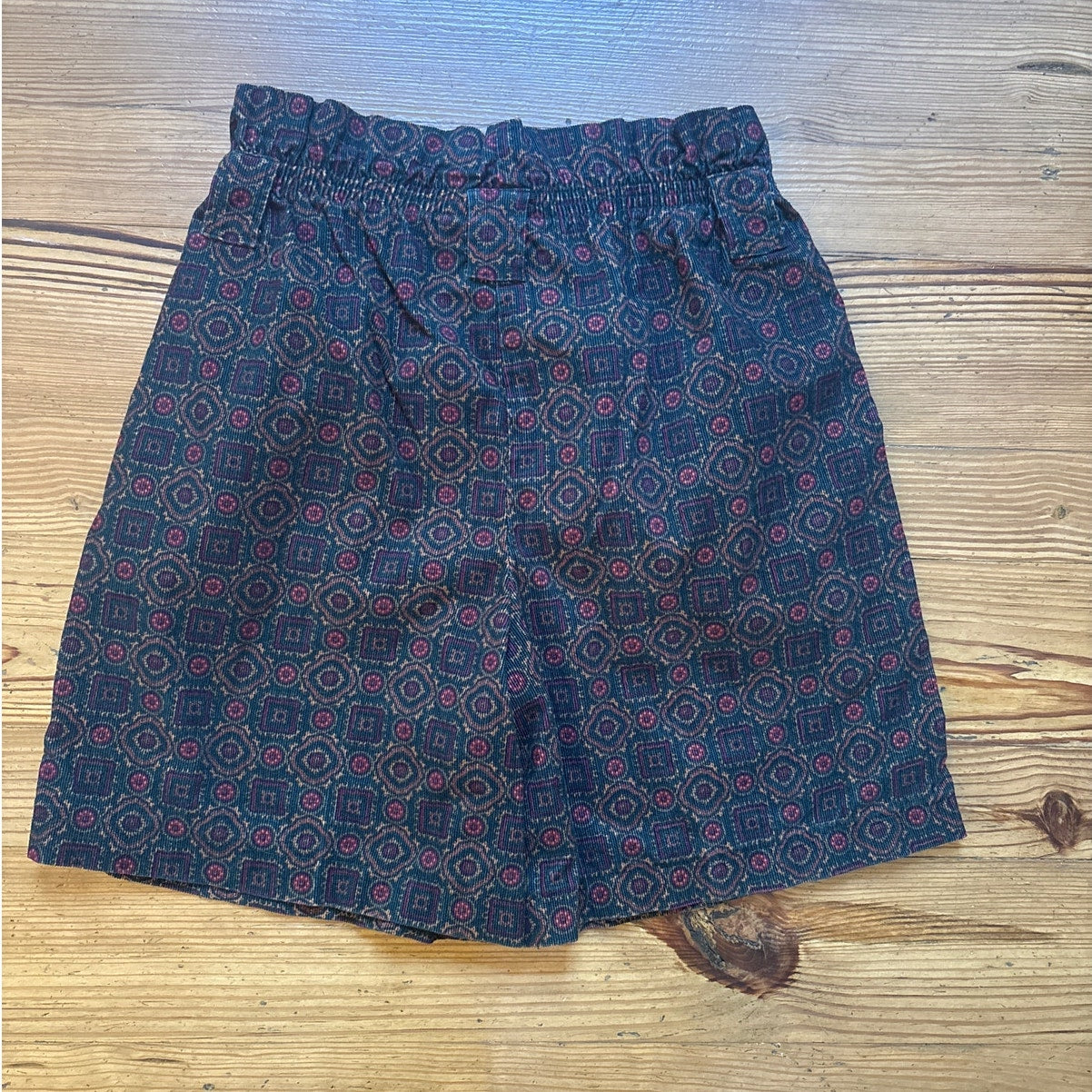 Palmetto's dark pattern corduroy elastic high waistband long dad shorts SIZE M/L