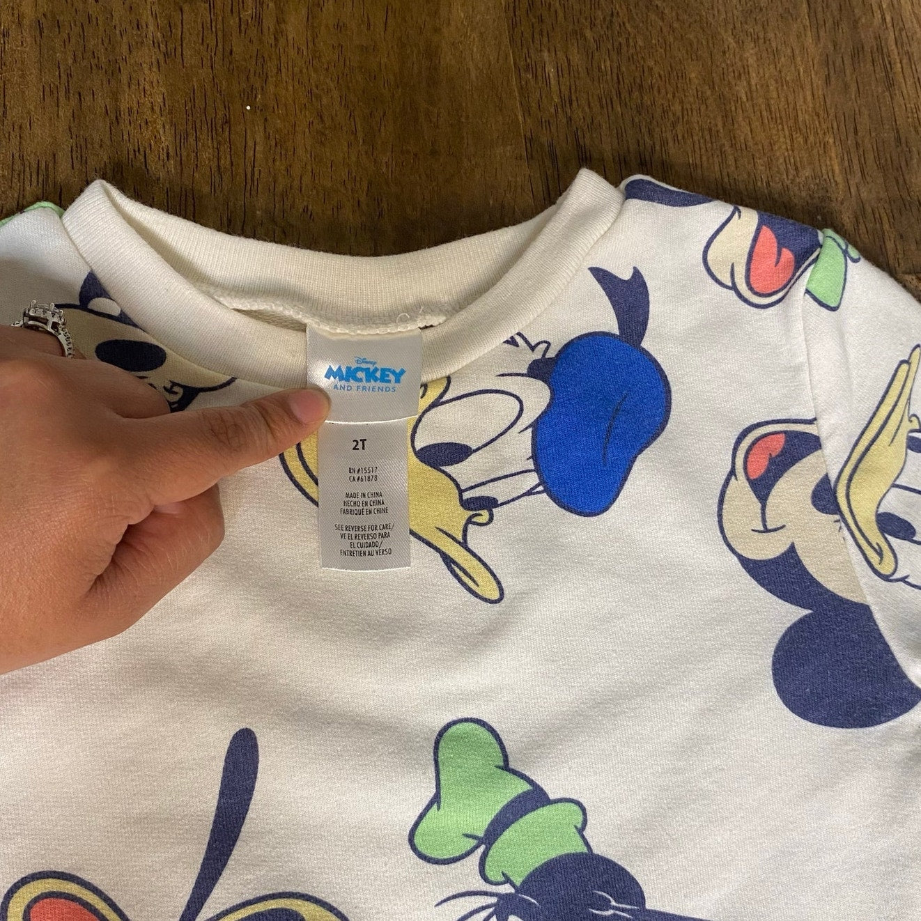 Disney Mickey Goofy character white pullover crew sweatshirt SIZE 2T