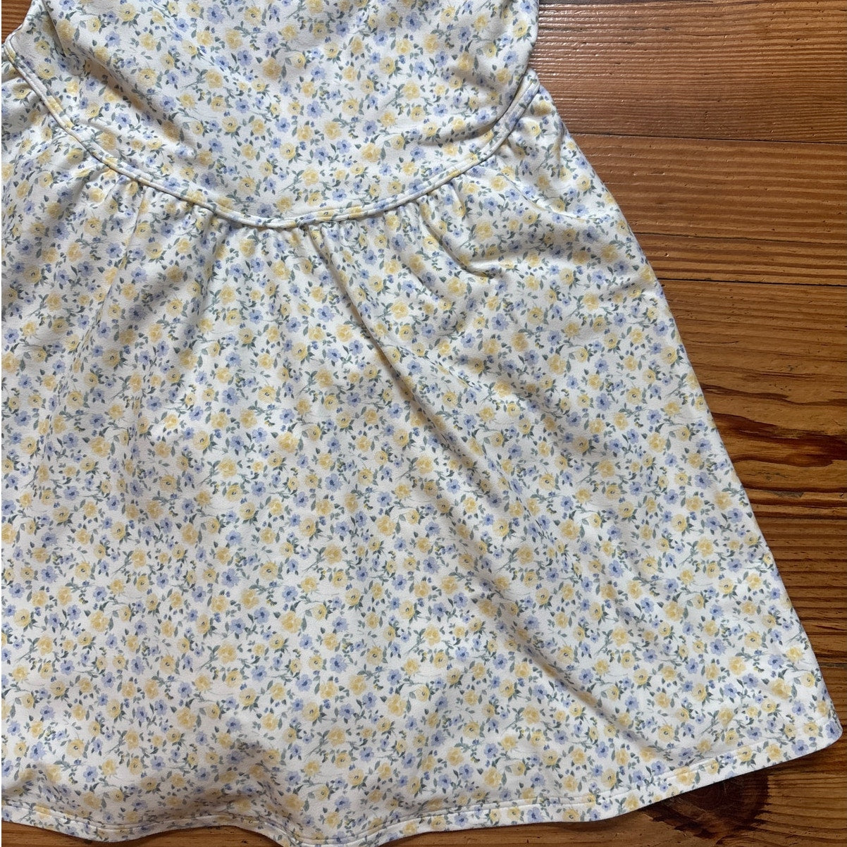 Gilly Hicks white blue yellow floral shorts lined tennis active dress SIZE M