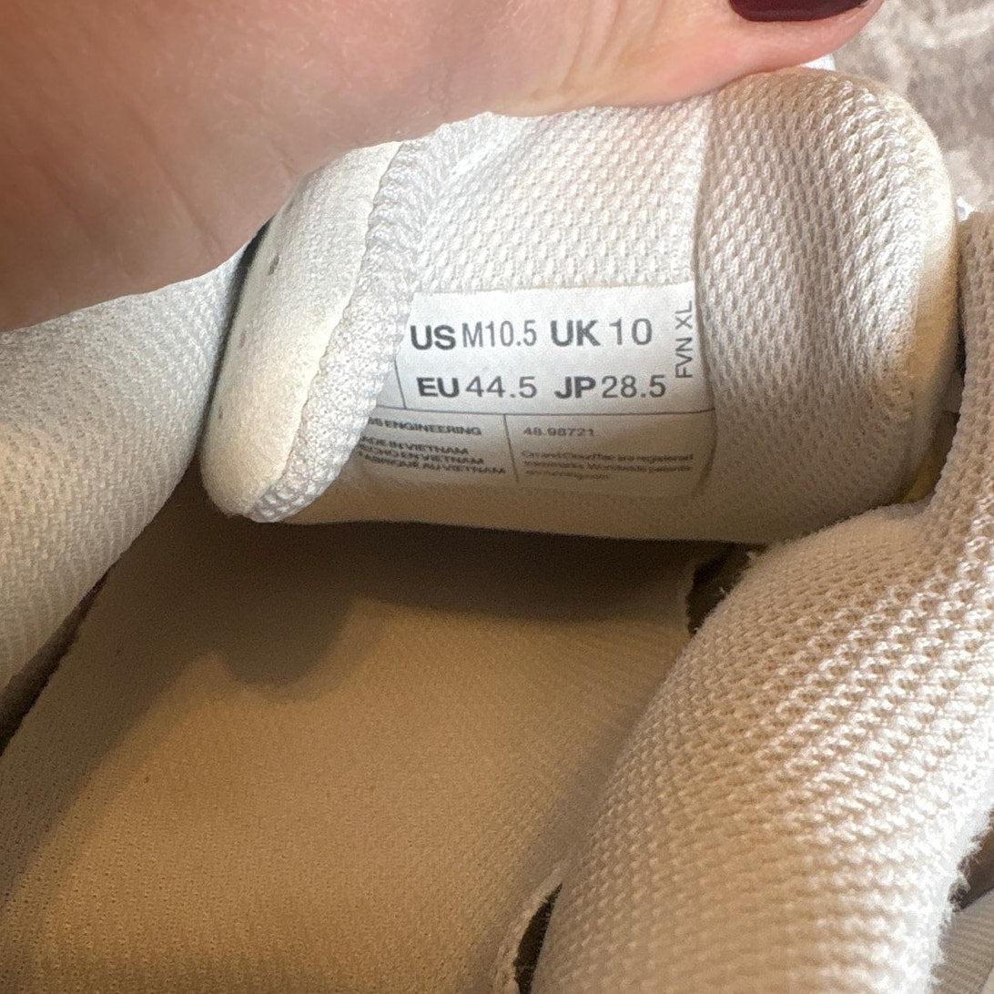 On Cloud The Roger Pro white blue accent tennis sneakers SIZE 10.5