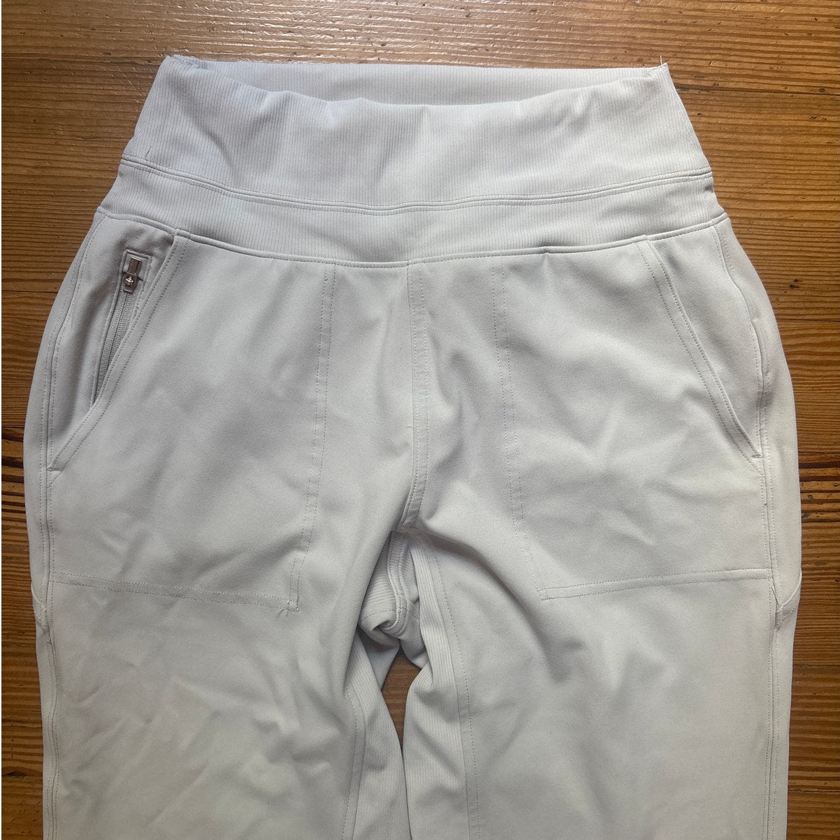 Athleta light beige elastic waist pull on high rise activewear joggers SIZE S