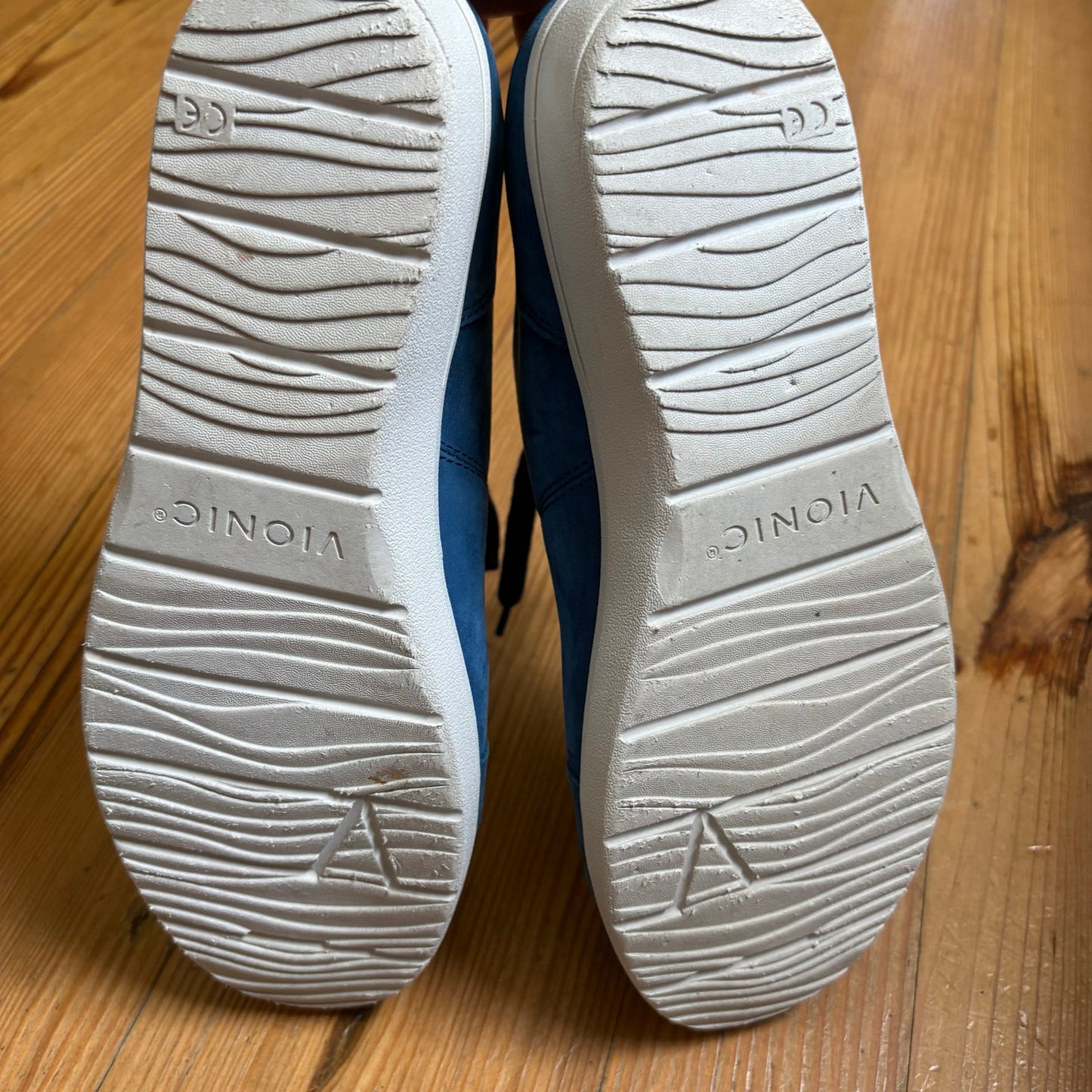 Vionic Abigail blue suede white sole orthotic zipper side sneaker SIZE 8.5