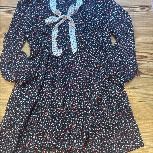 11.1. Tylho black floral keyhole tie neck long sleeve shift dress SIZE L