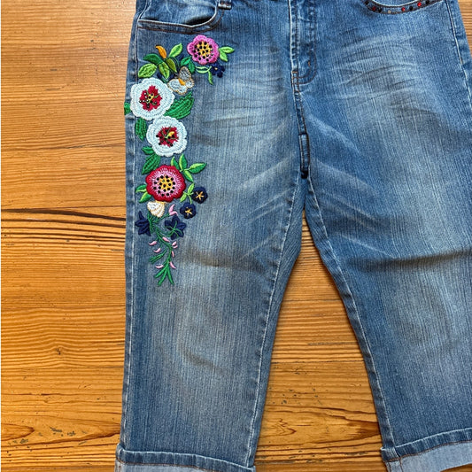 Boston Proper medium wash embroidered denim capri jeans SIZE 8