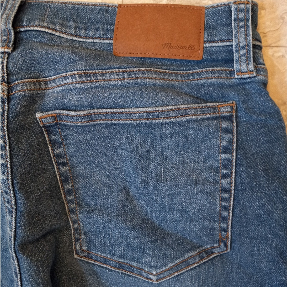 Madewell medium wash athletic slim mens jeans SIZE 32X34