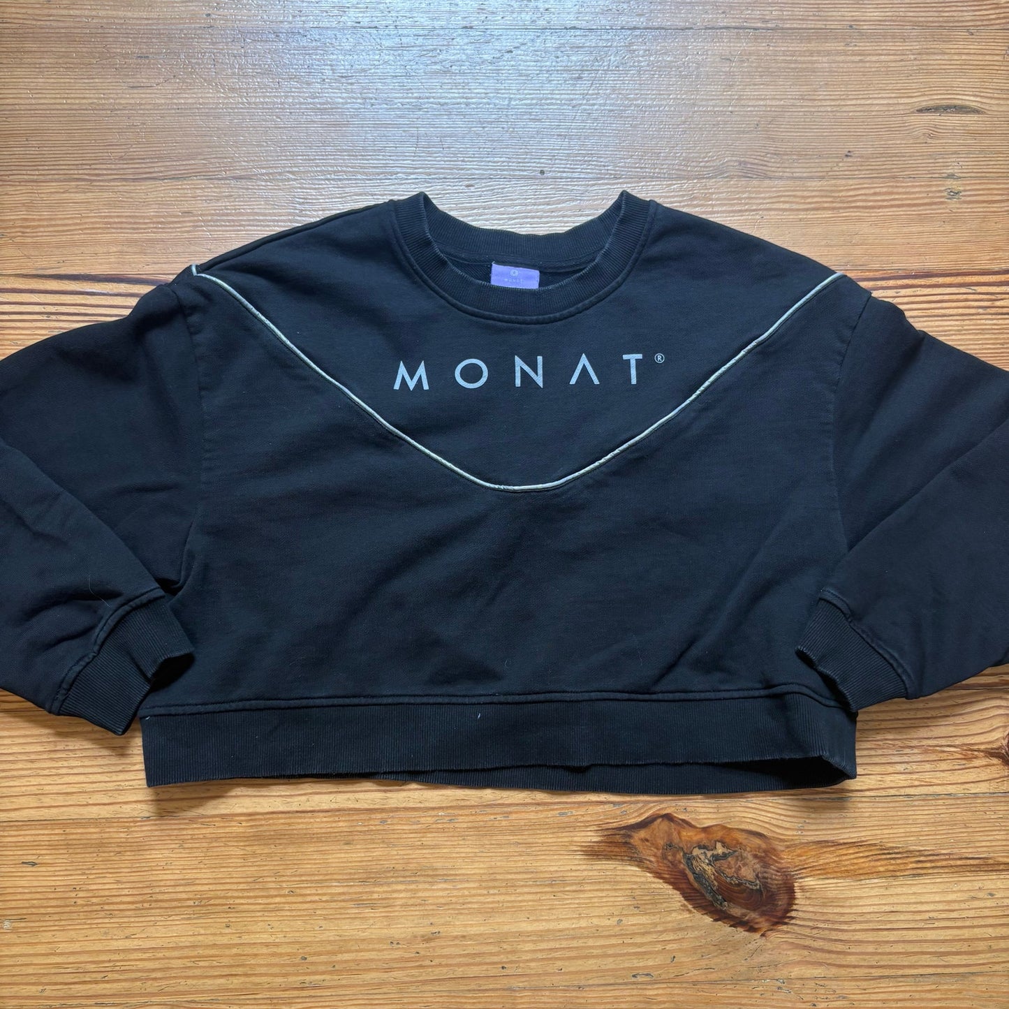 Monat Gear black cropped logo crew sweatshirt SIZE 2XL