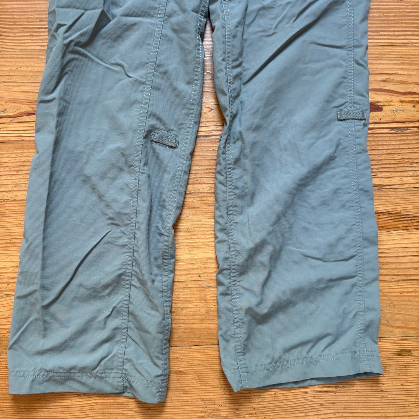 The North Face gray womens drawstring cargo pant SIZE 2