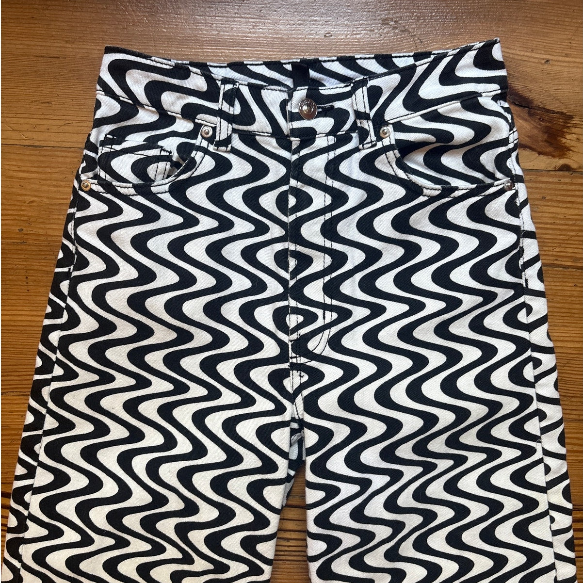 Divided by H&M black white wavy abstract straight leg high rise jeans SIZE 4