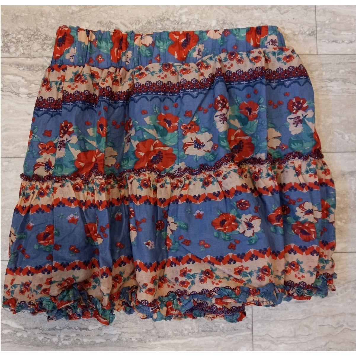 Olivaceous navy floral tiered ruffle lined mini skirt SIZE S