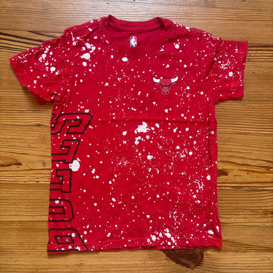 NBA Chicago Bulls red white splatter paint short sleeve boys shirt SIZE S