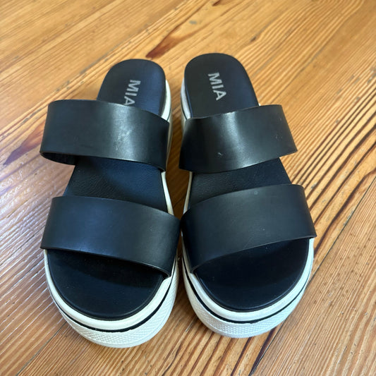 Mia Jezzie black white platform double strap sandals SIZE 8