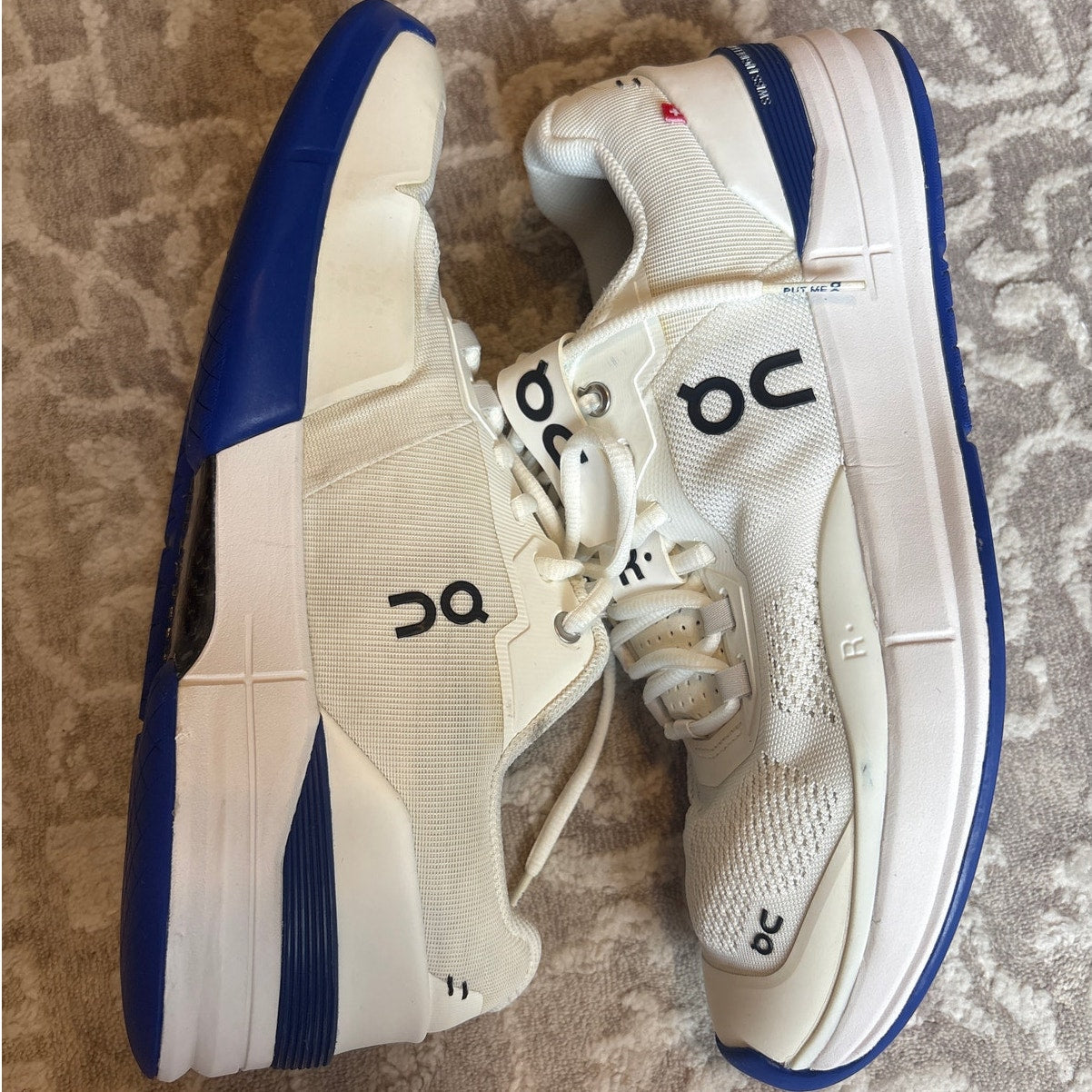 On Cloud The Roger Pro white blue accent tennis sneakers SIZE 10.5