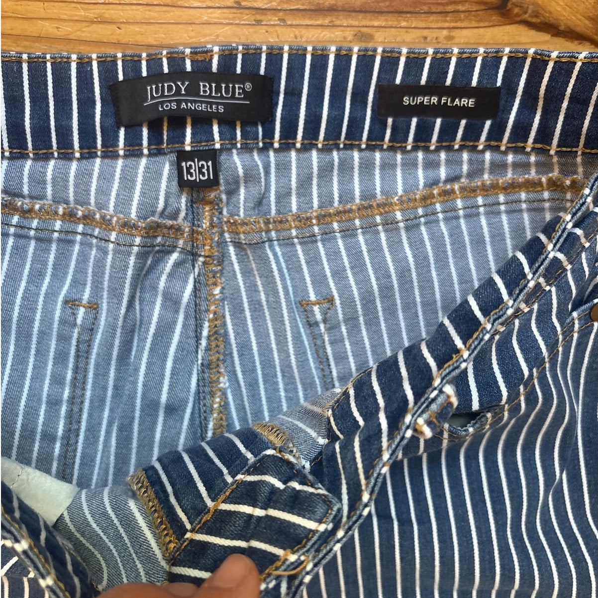 Judy Blue denim white striped super flare womens jeans SIZE 31