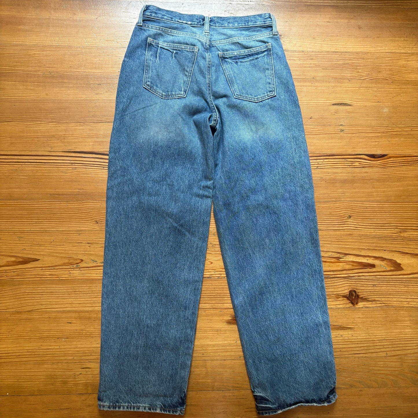 Universal Thread medium wash 90s baggy straight leg womens jeans SIZE 2