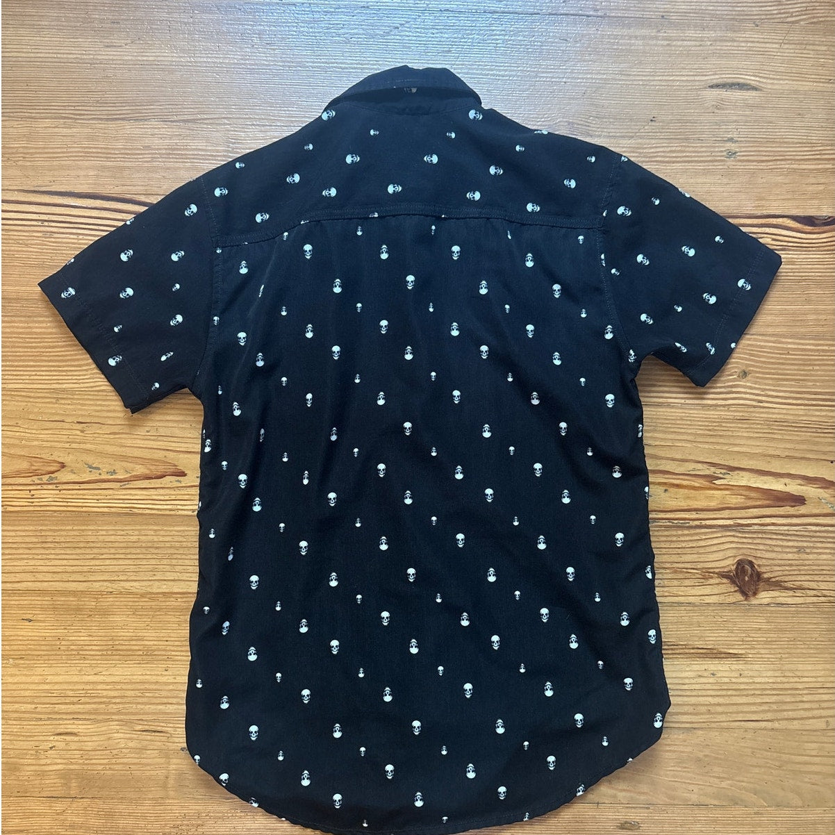 Drill Clothing Co black skull print short sleeve button up shirt SIZE M