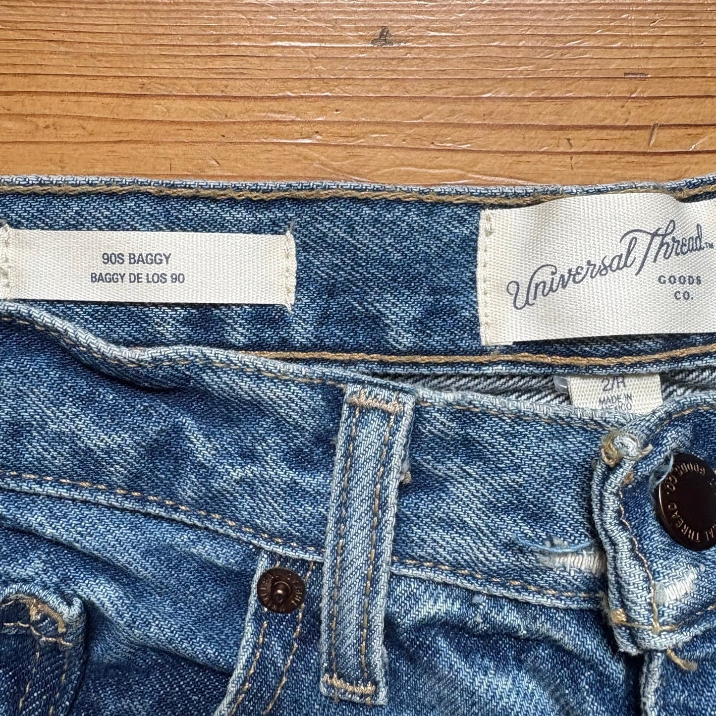 Universal Thread medium wash 90s baggy straight leg womens jeans SIZE 2
