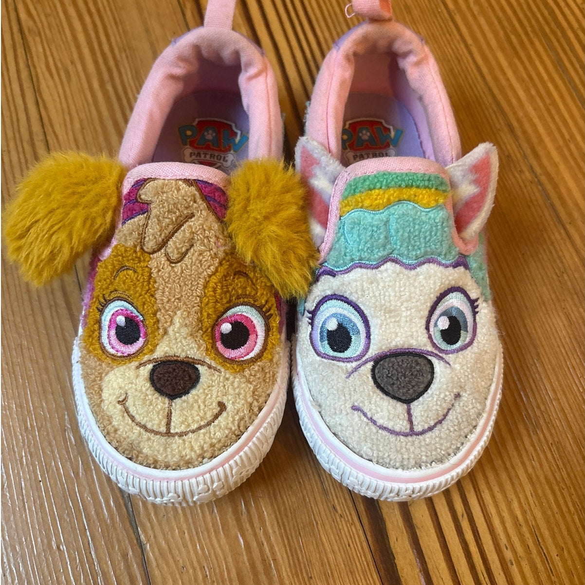 Paw Patrol Sky Everest slip on fuzzy character toddler sneakers SIZE 9