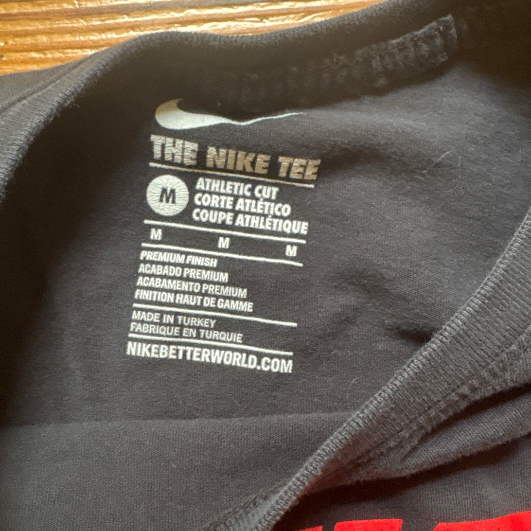 Nike black red emblem athletic cut long sleeve cotton mens shirt SIZE M