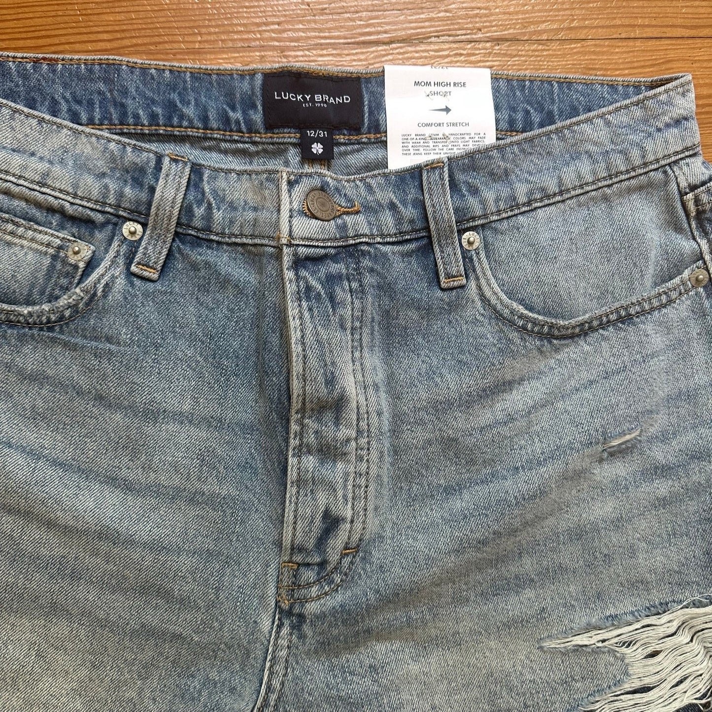 NWT Lucky Brand light wash distressed high rise mom short SIZE 12
