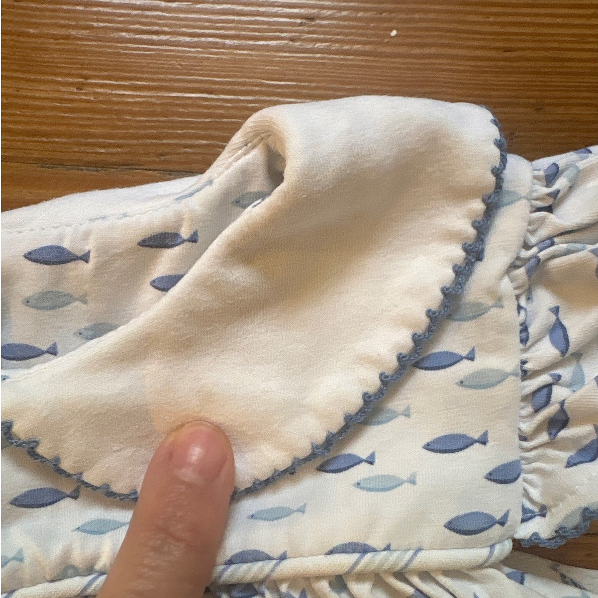 Shrimp & Grits Kids white fish short ruffle sleeve button back shirt SIZE 2T