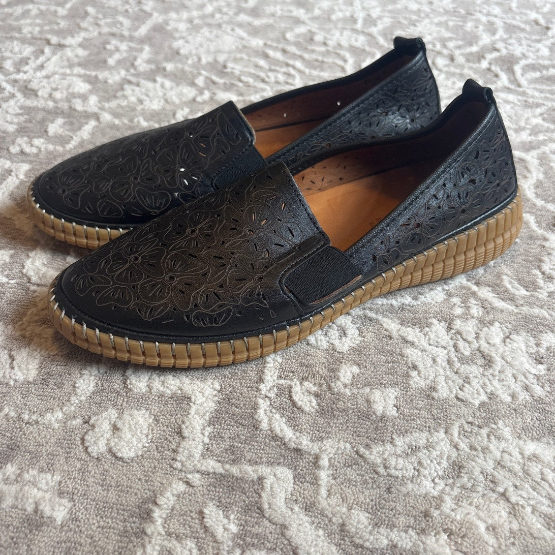 Spring Step Jookie leather slip on floral laser-cut rubber sole shoes SIZE 8.5