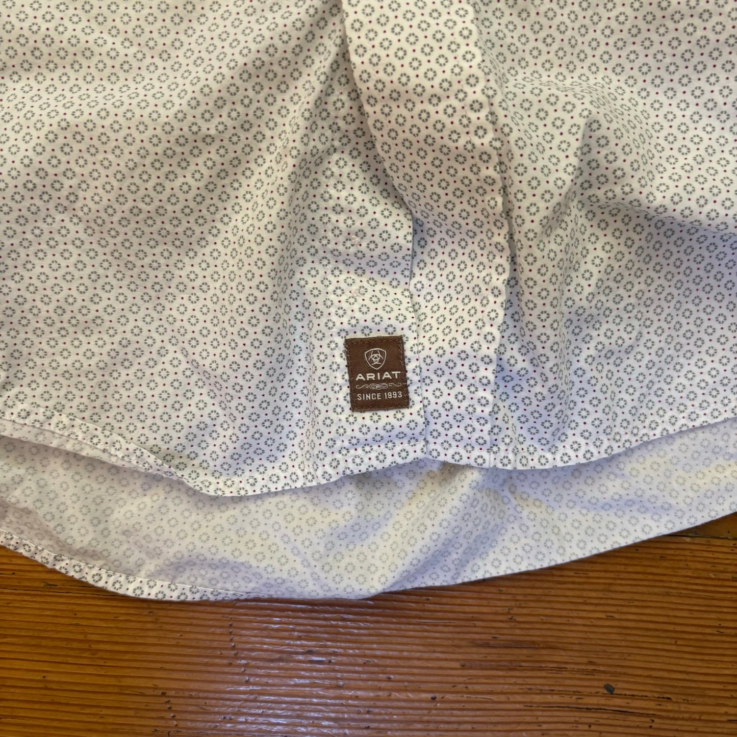 Ariat white gray geometric pattern long sleeve button up dress shirt SIZE L